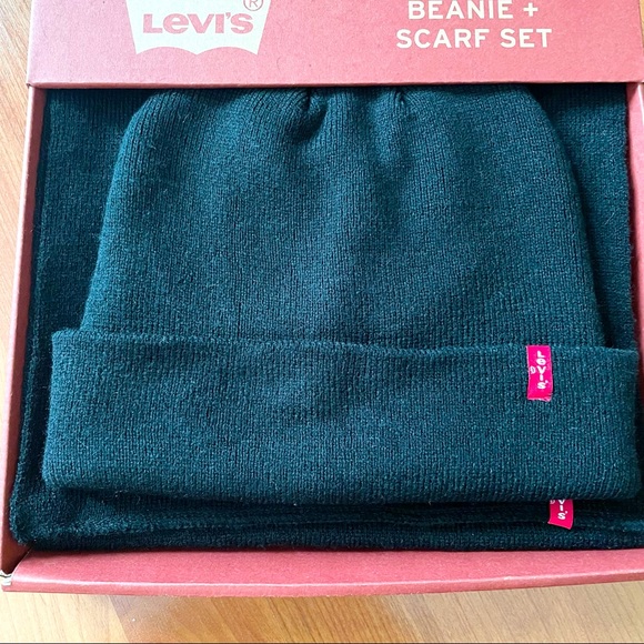 NWT Levi’s Beanie+Scarf Set - Picture 2 of 4